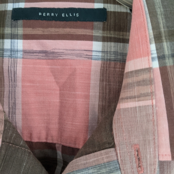 Perry Ellis Short Sleeve Shirt - Picture 2 of 2